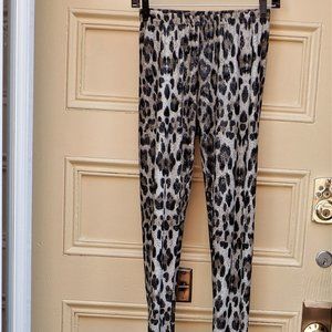 *** STREETWEAR ** Silky ~ BRAND NEW